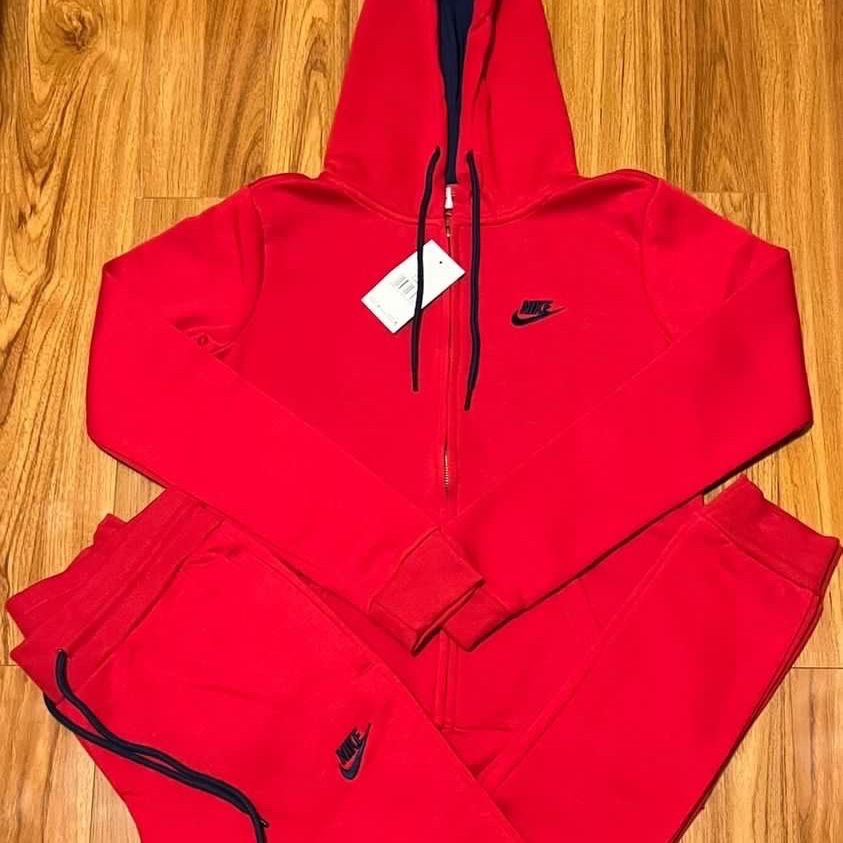 Discount nike on sale sweatsuits