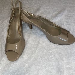 Bandolino Tan Heels 