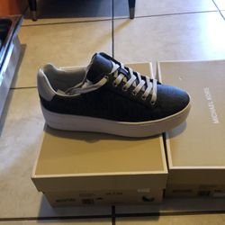 SIZE 7 MICHAEL KORS GRAFFITI MK BRAND NEW