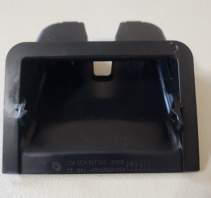 Atlas Volkswagen VW 2018-2020 2024 - Trunk Lock / Latch Cover 3CN827520
