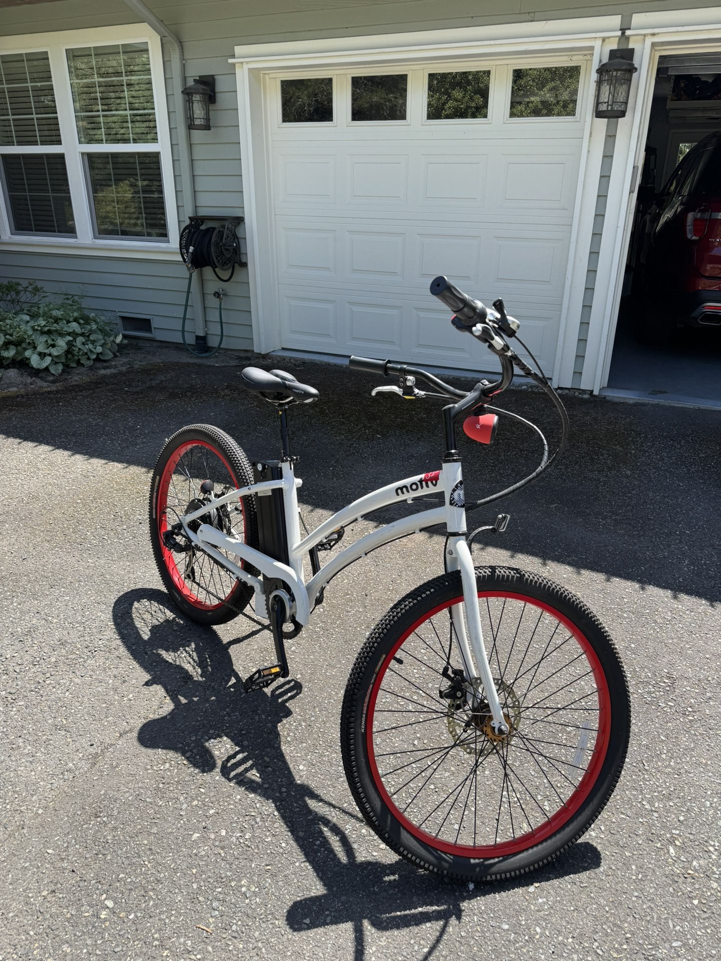 Motiv “Sleek” Electric Bike – Extended Battery