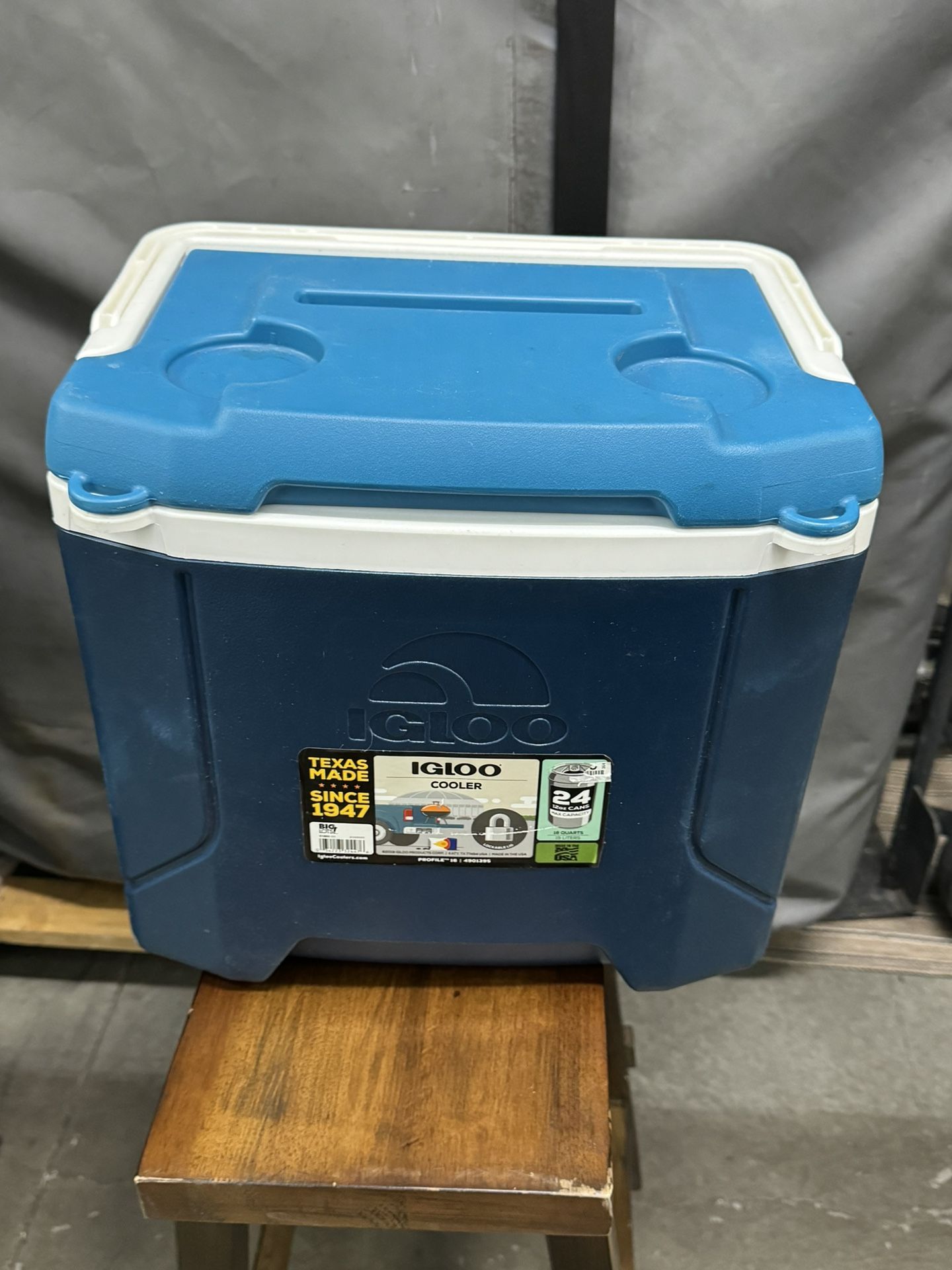 IGLOO COOLER 16 QUARTS/15 LITERS