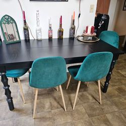 Kitchen table and chairs set
