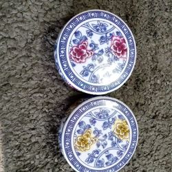 GORGEOUS Pair of 13.5oz Scented Soy Candles.
