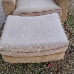 Lounge Chair With Ottoman 