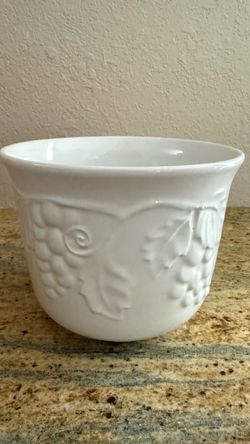 White Ceramic Planter – Embossed Grape & Vine Design
