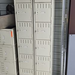ULINE 6FT EMPLOYEE LOCKERS