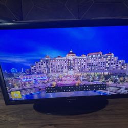 Samsung  / LCD TV /32” Inch