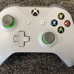 Xbox One Controller 1702 Grey 