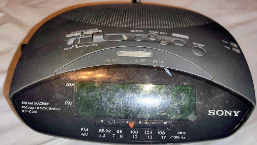 Vintage Clock & Radio