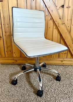 White Leather Office Swivel Desk Chair