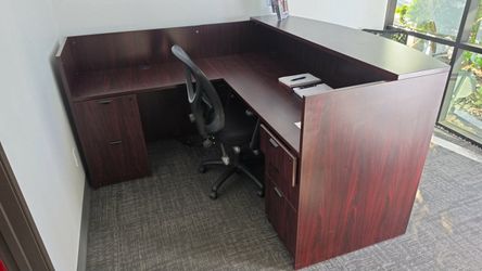 Reception Desk with Return 6ft x 6ft