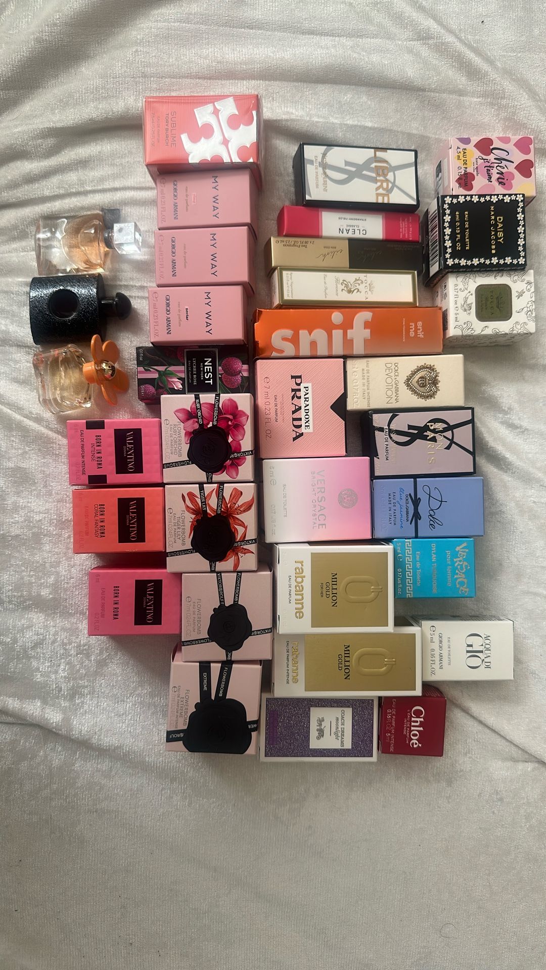 34 Mini Perfumes