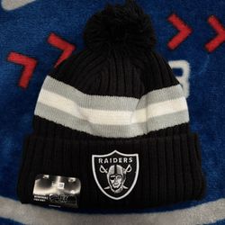 New Raiders Beanie – New Era Knit w/ Pom (Tags On)