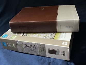NIV Couples' Devotional Bible by Zondervan