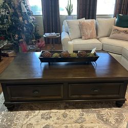 Solid wood Coffee Table with Drawers