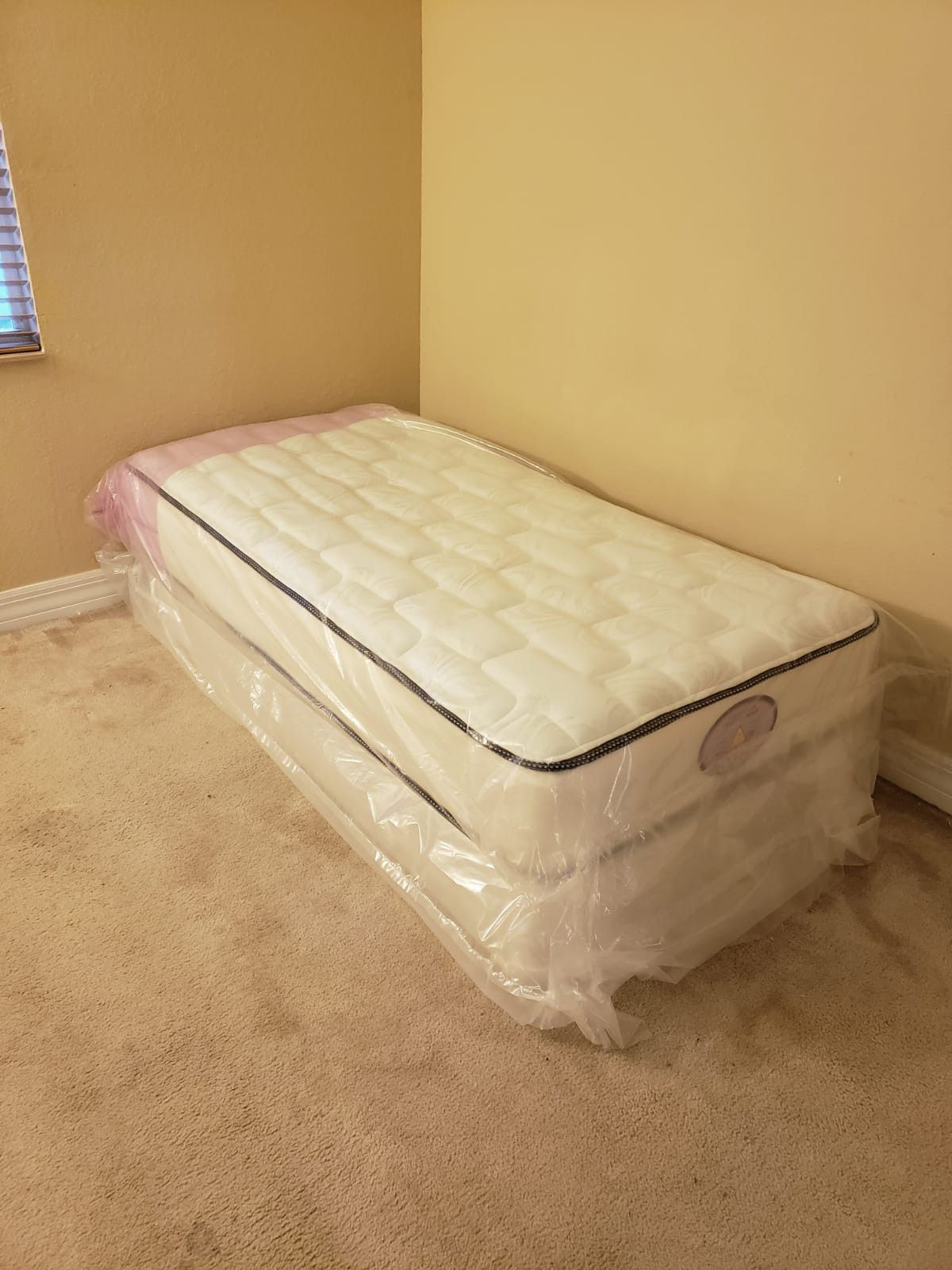 NEW TWIN MATTRESS AND BOX SPRING SET, bed frame not included on price