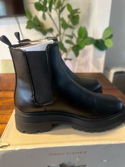Marc Fisher Women's Pietro3 Lug Sole Slip-on Chelsea Booties Size 5.5 Brand New In Box