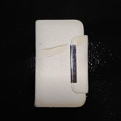 iPhone 4 White Leather Wallet Case w/ Magnetic Latch