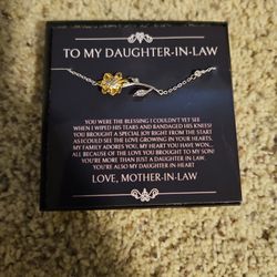 Women's Bracelet/Charm