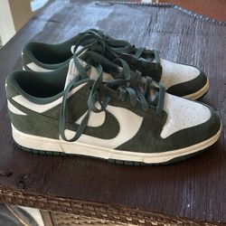 Nike Dunks 