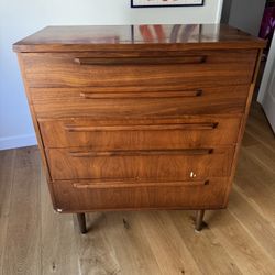 Vintage 1981 MCM style 5-drawer Chest - Spencer furniture