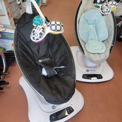 4Moms MamaRoo 4 Baby Swing W/ Bluetooth 