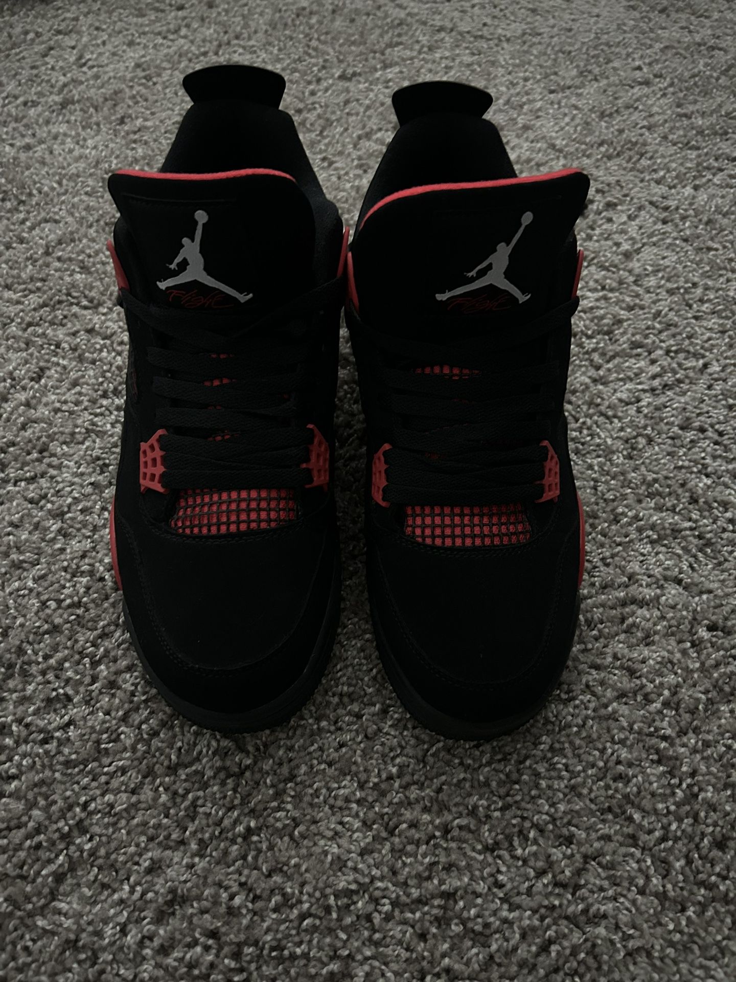 Jordan 4 retro Red Thunders