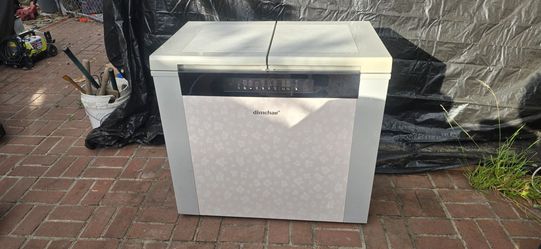 Dimchae kimchi refrigerator
