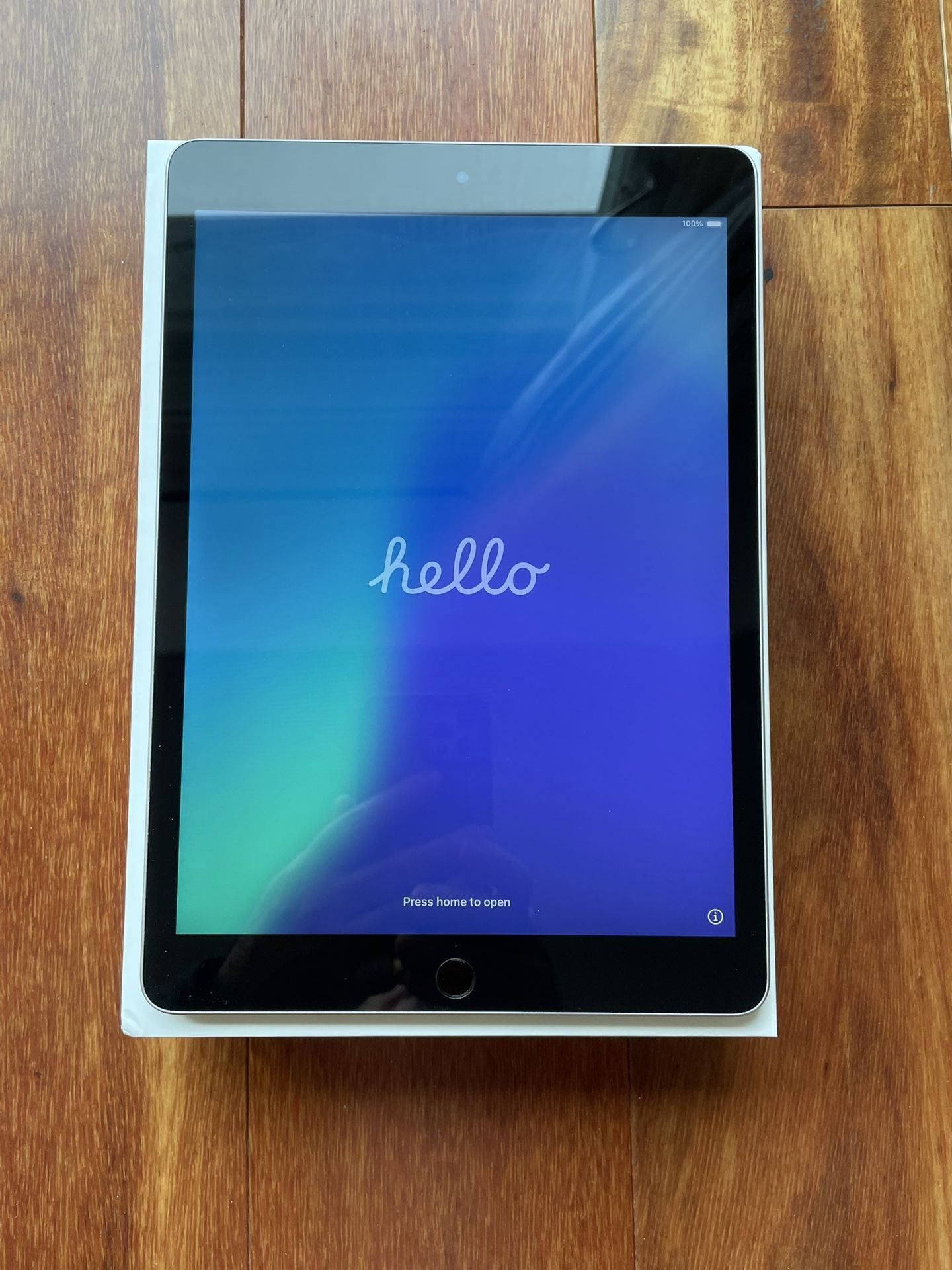 Apple iPad, Brand New Condition, 9th Gen, 64 Gb, WiFi