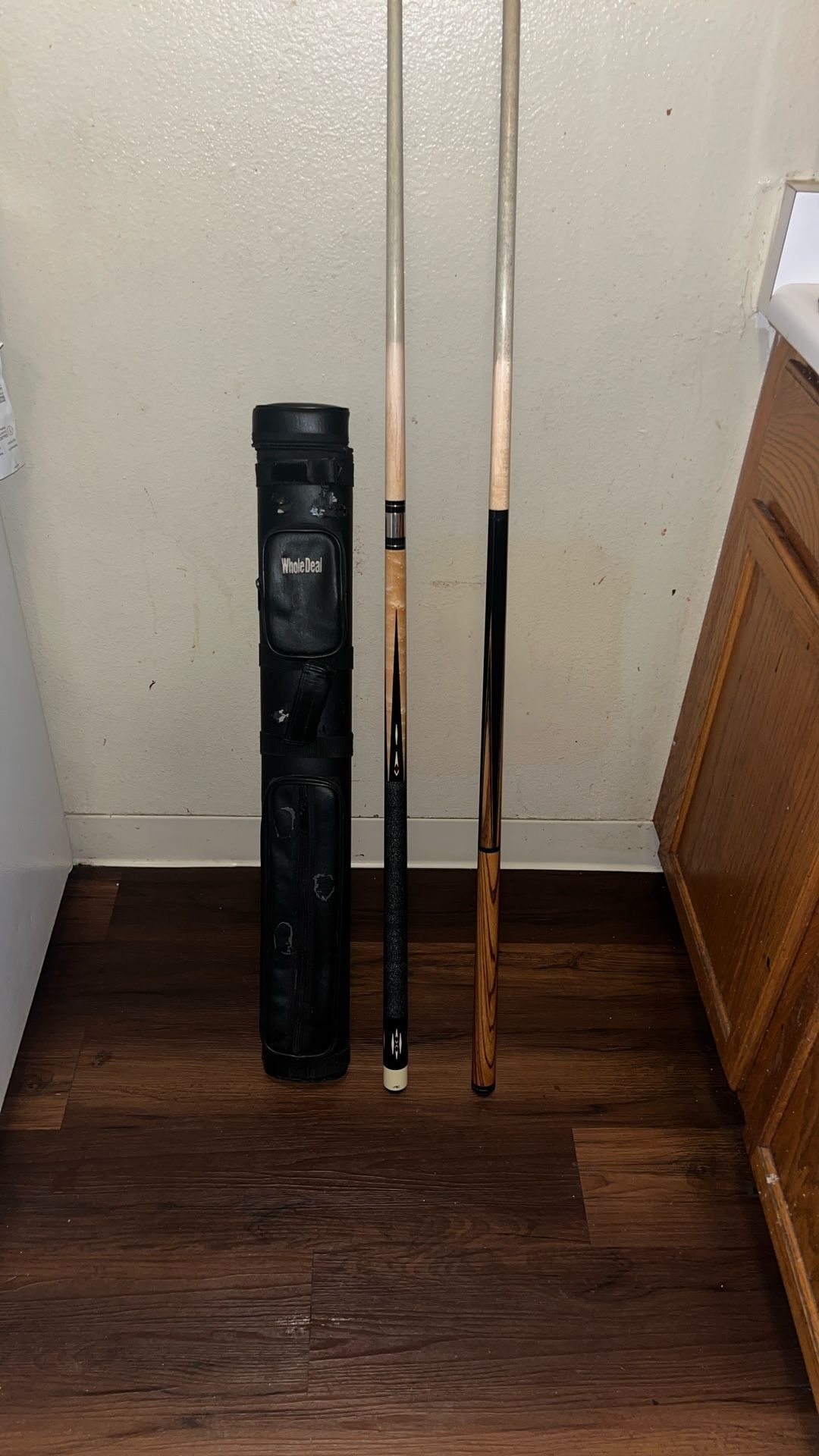Professional Pool Sticks