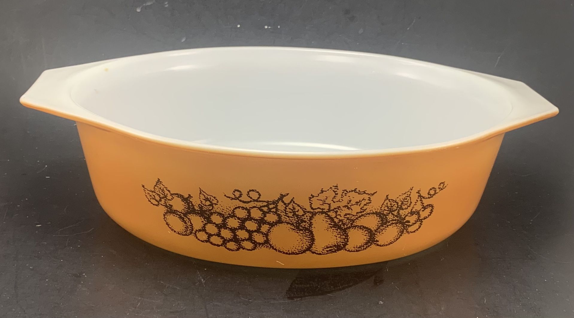 Pyrex Old Orchard 2 1/2 QUART Oval Casserole
