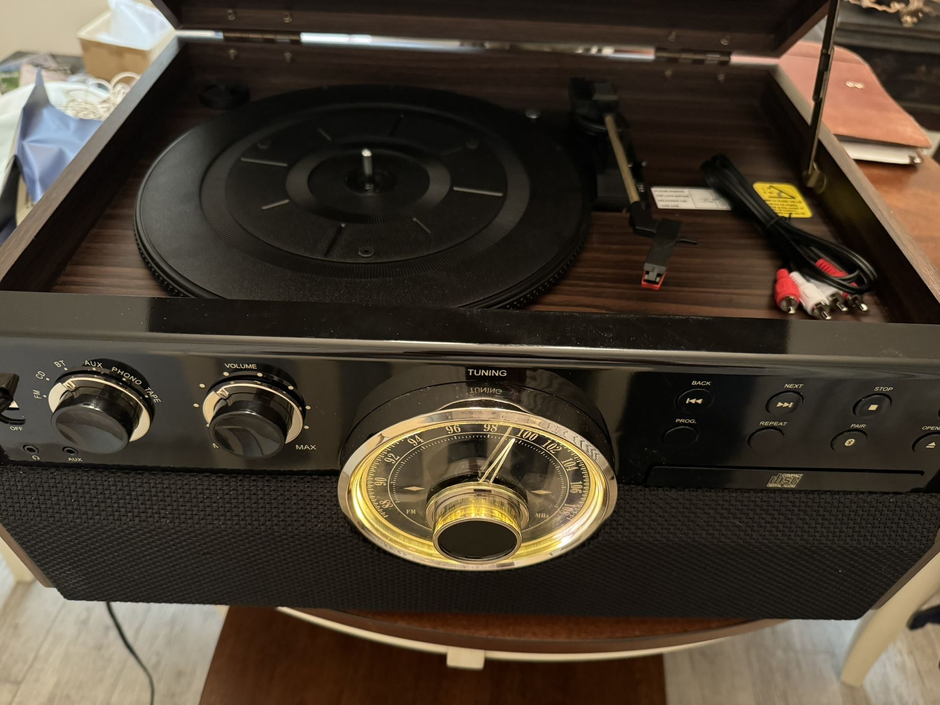 Victrola Bluetooth, Cd Player, Tape And Phono Stereo Receiver 