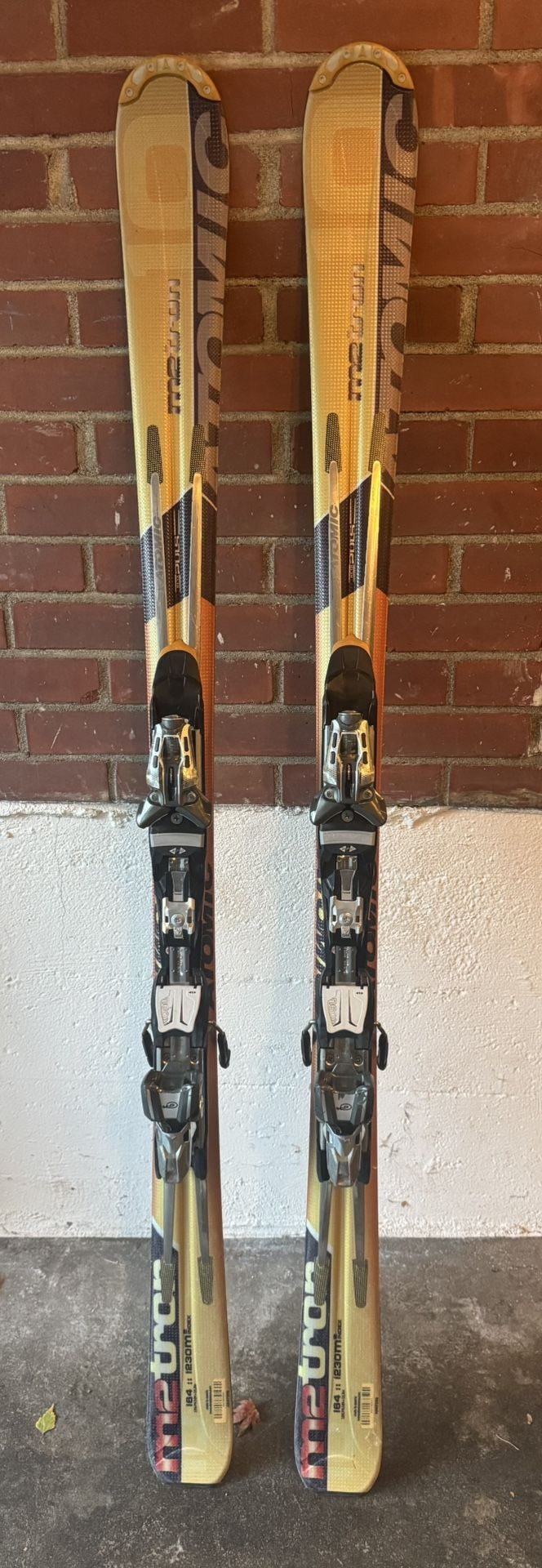 Atomic Metron Skis (164 cm)