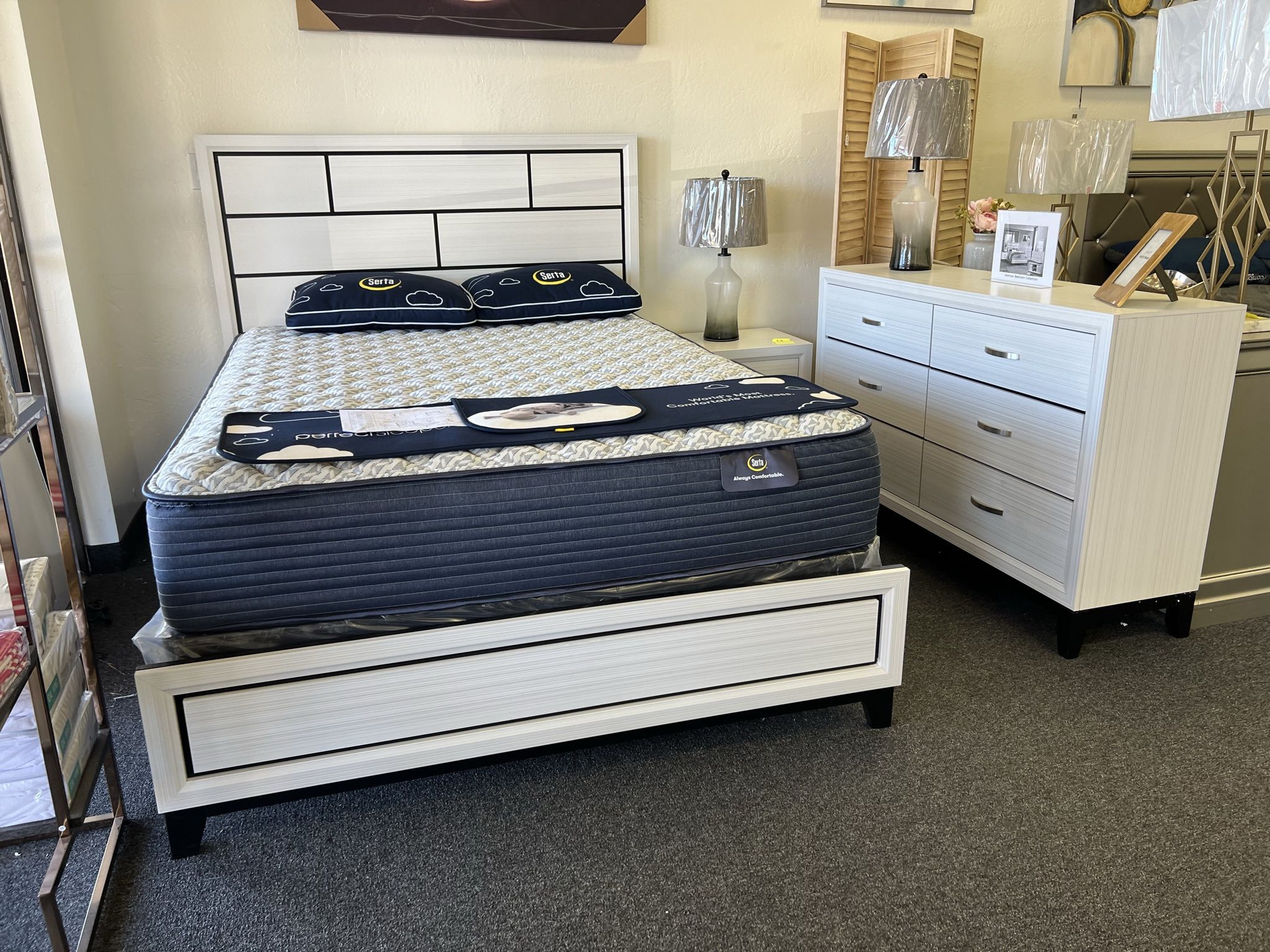 Queen 4 Piece Bedroom Set ✅ Financing Available - Bad or No Credit Accepted ✅