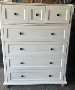 Cafe kid dresser