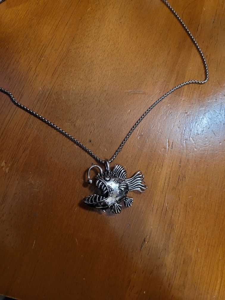 Beautiful Stainless Steel Pendant With Chain