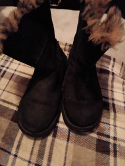 Koolbaurra boots by UGGs