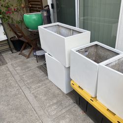 I am selling or swapping for an iPad 12 Pro, Life Time chairs, a Life Time table, or large trampolines. If you're interested in anything, we can do a 