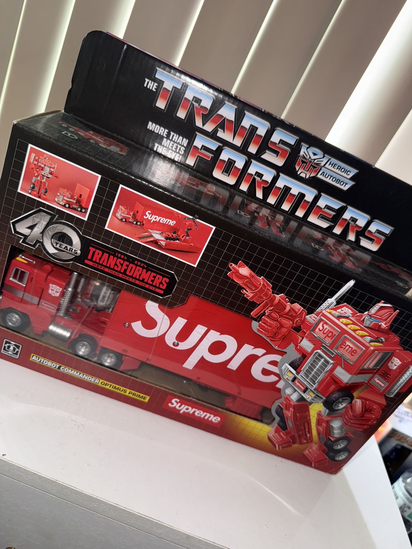 Supreme Transformers G1 Optimus Prime