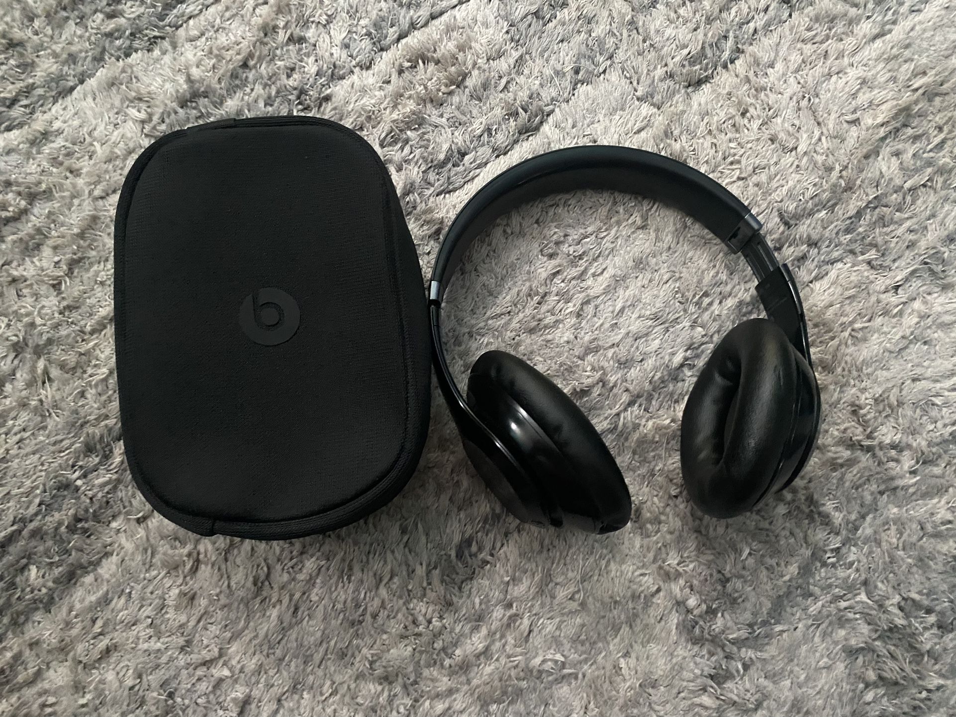Beats studio pro (see description)