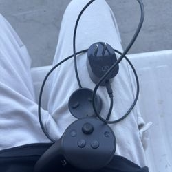 Meta Quest Pro Left Controller With Charger