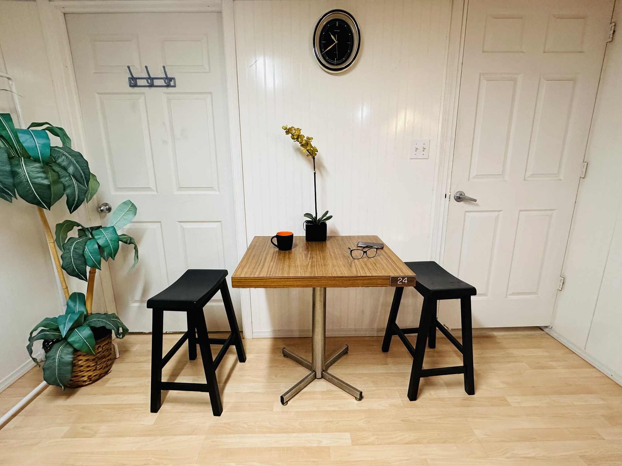 Small kitchen table, Café table,  Bar table, breakfast and dessert table with 2 Bar stools