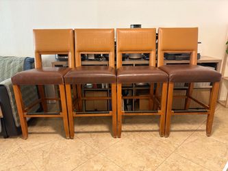 Set of 4 Bar Stools with Leather Upholstery