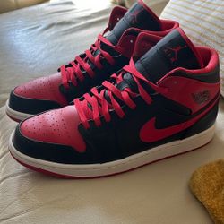 Air Jordan 1 MID