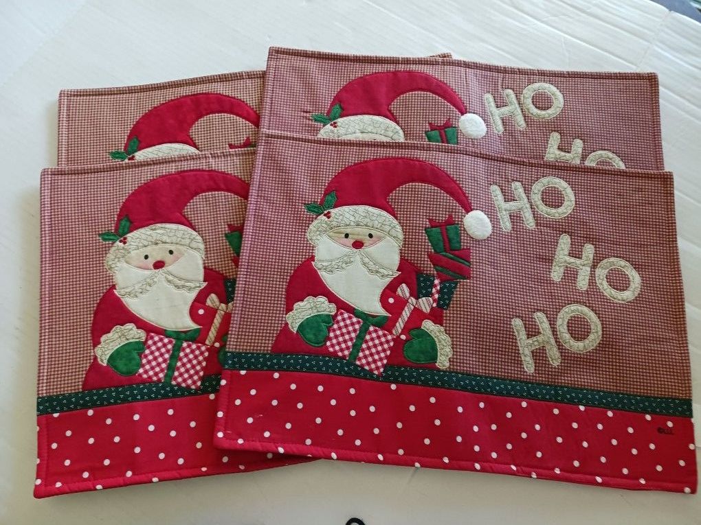 Placemats - Christmas - Santa Holiday Applique Placemats 18 X 13 Inch Set Of 4