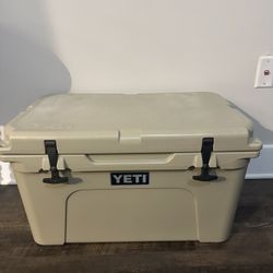 Yeti Tundra 45 Cooler - Tan