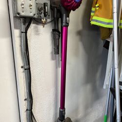 $180  Dyson Cordless Vacuum  Cleaner Vacuum Cleaner 