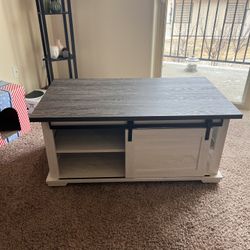 Like New, Farmhouse Coffee Table