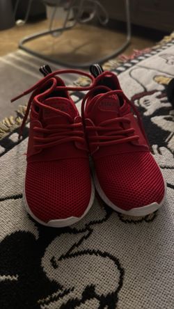 Náutica red sneaker size 9 kids